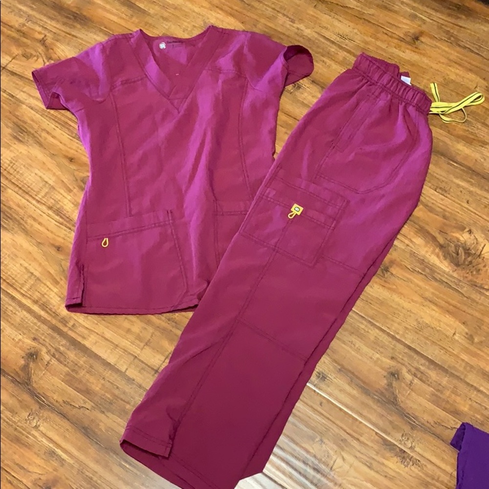 Wink Four Stretch Scrub Set